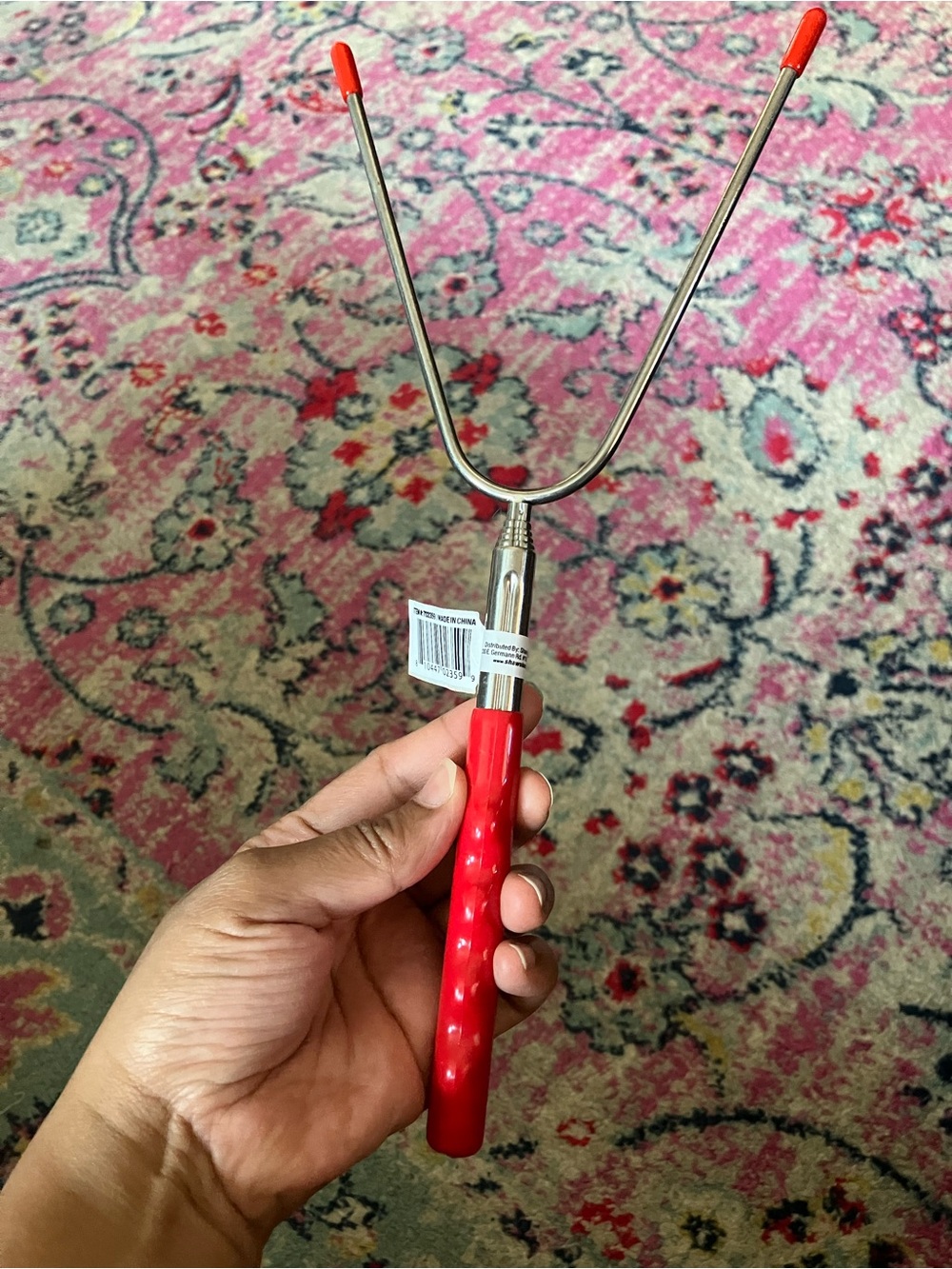 Extendable hanger launcher for unreachable closet areas - NWT